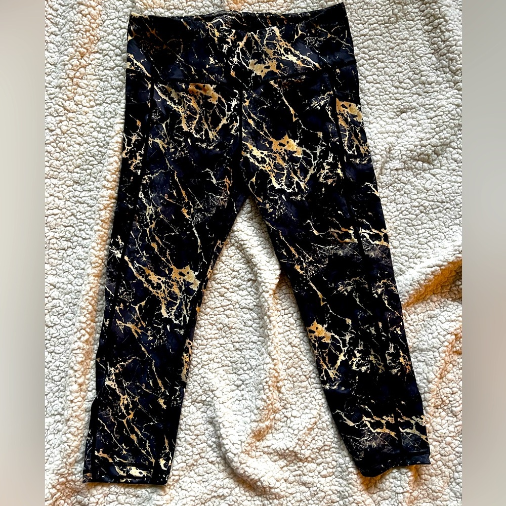 CVG Marble Capri Leggings